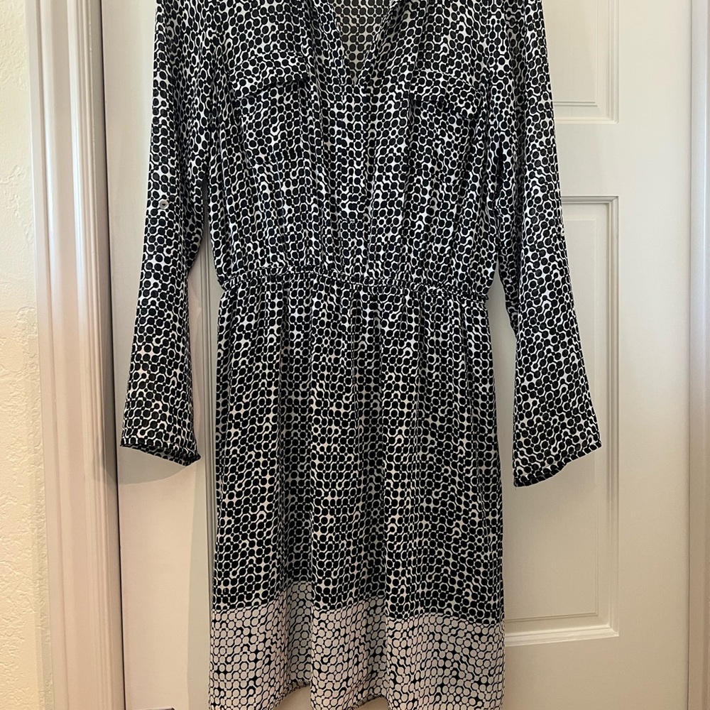 Max Studio Black and White 3/4 Sleeve Dress